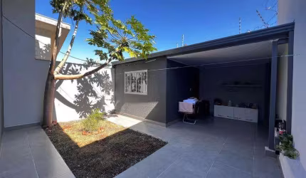 Casa para Venda em Londrina, Terra Bonita, 2 dormitórios, 1 banheiro, 4 vagas
