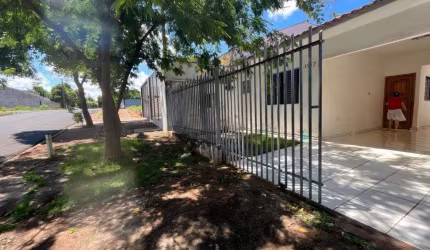 Casa em Parque Residencial Tuiuti  -  Maringá