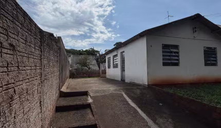 Casa em Conjunto Habitacional Itatiaia  -  Maringá