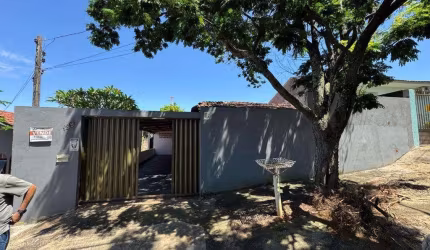 Casa em Conjunto Habitacional Requião  -  Maringá