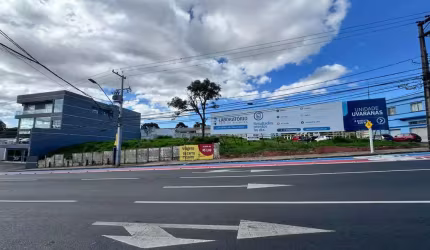 Terreno comercial de esquina em Uvaranas