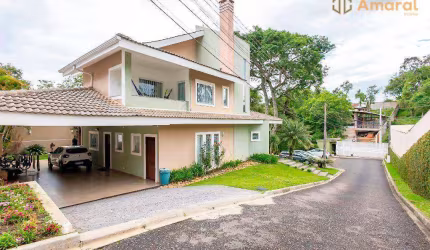 Maravilhosa Casa à Venda em Condomínio Fechado no Bairro Vista Alegre