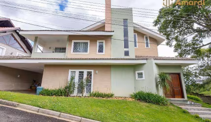 Maravilhosa Casa à Venda em Condomínio Fechado no Bairro Cascatinha