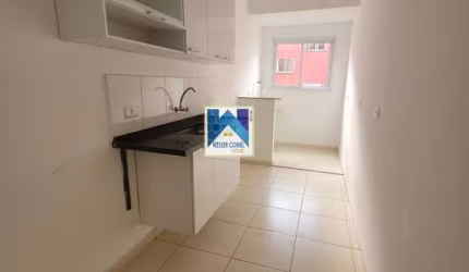 Com 2 dormitórios, sendo 1 suíte, possui 2 banheiros, 1 vaga de garagem, localizado em condomínio.