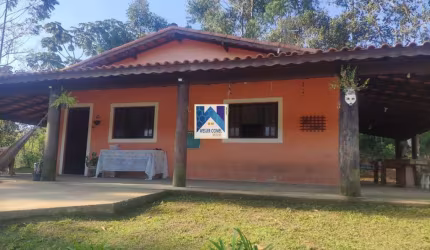 Valor do Imóvel R$ 850.000,00, 2 Quartos um sendo 1 suíte, 1 banheiro, churraqueira, sala grande área externa piscina