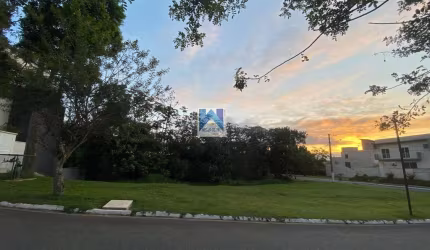 Lote para venda no Mosaico da Serra com fundo para a reserva.