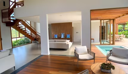 VENDO LINDA CASA 5 SUÍTES PRAIA DO FORTE BA.