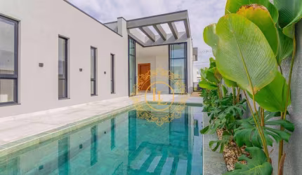ALTO PADRÃO! Casa com 3 Suítes à venda, 481 m² - Santa Regina - Camboriú/SC