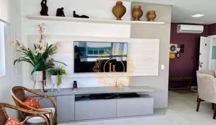 Apartamento à venda mobiliado e decorado com 03 suítes e 02 vagas de garagem no Centro de Balneário Camboriú.
