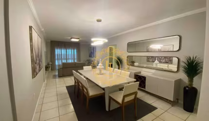 QUADRA MAR! Cobertura com 5 Suítes à venda, 260 m² em Meia Praia - Itapema/SC