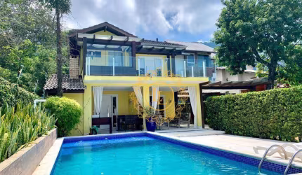 Magnífica casa com 03 suítes em Balneário Camboriú!