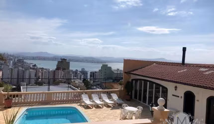 Casa em condomínio fechado com 4 quartos à venda na Avenida do Antão, Centro, Florianópolis por R$ 2.980.000