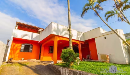 Casa com 4 quartos à venda na Rua Manoel Marques Júnior, Serraria, São José por R$ 700.000