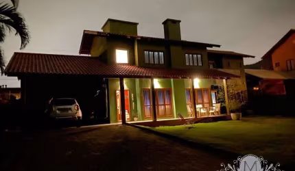 Casa em condomínio fechado com 4 quartos à venda na Rua Vereador Osni Ortiga, Lagoa da Conceição, Florianópolis por R$ 4.000.000