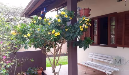 Casa com 4 quartos à venda na Rua Isaltina de Assunção Farias, Rio Tavares, Florianópolis por R$ 2.299.000