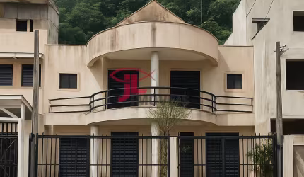 Sobrado com excelente localização