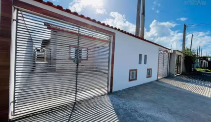 Casa nova 2 quartos com piscina na cidade de Itanhaém