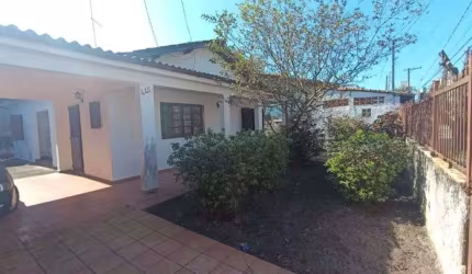 Casa à Venda em Mirim, Praia Grande - SP