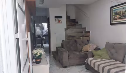 LINDO SOBRADO EM CONSOMÍNIO, COM 2 DORMS NA OCIAN EM PRAIA GRANDE