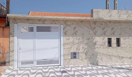 Lindas casa na praia com belo acabamento!