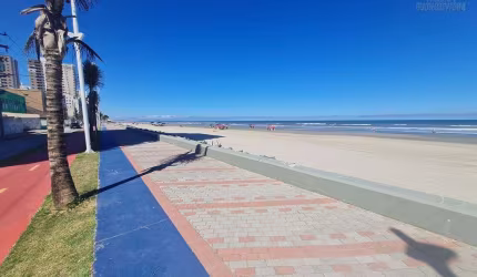 APTOS INCRÍVEIS NOVOS COM 2 QUARTOS, SUITE, FRENTE MAR NO CENTRO DE MONGAGUÁ