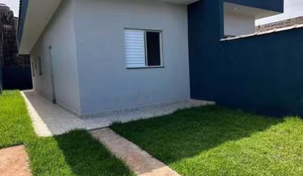 CASA TERREA NOVA À VENDA  EM ITANHAEM!
