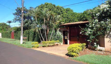 Chácara com 3 dormitórios à venda, 2500 m² por R$ 1.150.000,00 - Condomínio Estância Beira Rio - Jardinópolis/SP