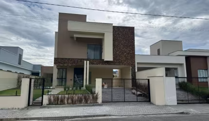 Casa à Venda em Jaraguá do Sul com 3 quartos sendo 1Suite – Bairro Jaraguá 99