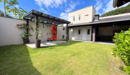 Casa à venda, 3 quartos, 3 vagas, Rio Hern - Schroeder/SC