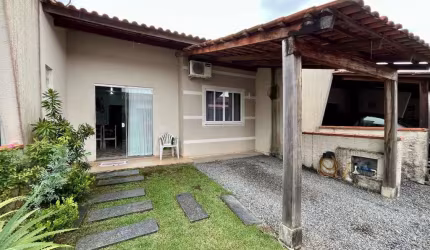 Casa Geminada à Venda em Jaraguá do Sul com 2 quartos - Escolinha