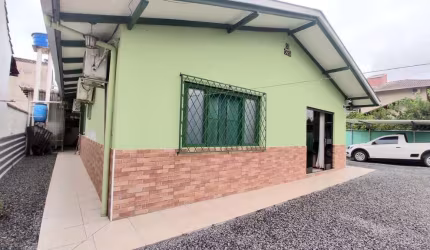 Casa à venda, 3 dormitórios, sendo 1 suíte, em São Luís - Jaraguá do Sul SC