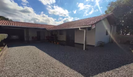 Casa à Venda em Guaramirim com 5 quartos - Bairro ILHA DA FIGUEIRA