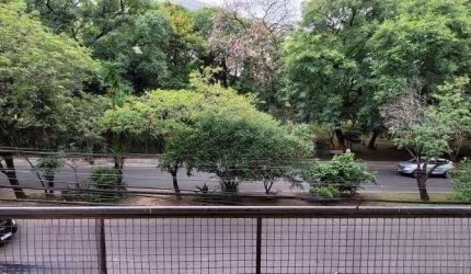 Apartamento com 3 quartos à venda na Rua Ramiro Barcelos, 2255, Rio Branco, Porto Alegre por R$ 450.000