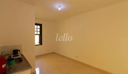 Sala comercial para alugar na Rua Vitorino Carmilo, --, Barra Funda, São Paulo, 13 m2 por R$ 1.700