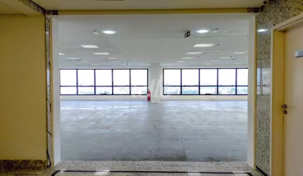Sala comercial para alugar na Alameda Araguaia, --, Alphaville Industrial, Barueri, 677 m2 por R$ 37.252