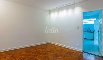 Casa comercial com 1 sala para alugar na Rua Patápio Silva, --, Jardim das Bandeiras, São Paulo, 263 m2 por R$ 13.000