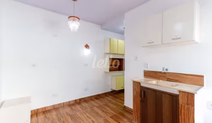 Casa em condomínio fechado com 1 quarto para alugar na Rua Livreiro Tisi, --, Vila Anglo Brasileira, São Paulo, 30 m2 por R$ 2.000