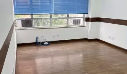 Sala comercial com 3 salas à venda na Avenida da Liberdade, 47, Liberdade, São Paulo, 120 m2 por R$ 450.000