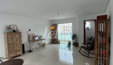Casa com 4 quartos à venda na Rua Maracas, 97, Vila Pinheirinho, Santo André, 243 m2 por R$ 1.180.000