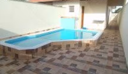 Casa no bairro Bopiranga, em Itanhaém -  localizado lado praia, em rua calçada.
