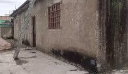 Casa no bairro Parque Augustus, em Itanhaém - localizado lado praia, em rua de terra.