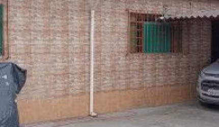 Casa no bairro Recanto dos Imigrantes, em Itanhaém - localizado lado serra, em rua de terra.