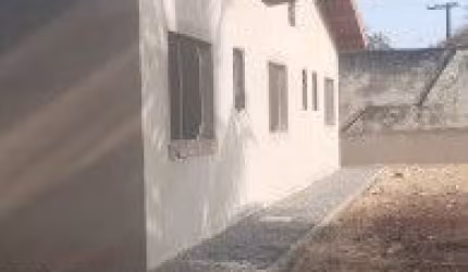 Casa no bairro Jardim Jamaica, em Itanhaém - localizado lado praia, em rua calçada.