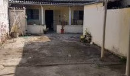 Casa no bairro Nossa Senhora do Sion, em Itanhaém - localizado lado serra.