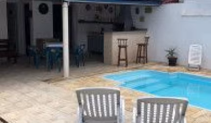 Casa no bairro Cibratel 2, em Itanhaém - sendo lado praia, em rua calçada.
