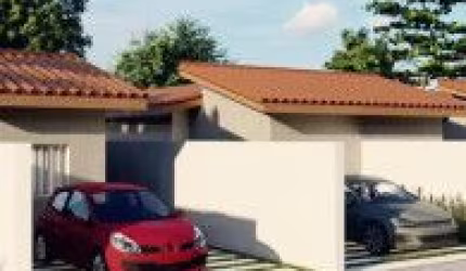 Casa no bairro Balneário Gaivota, em Itanhaém - sendo lado serra, em rua calçada.