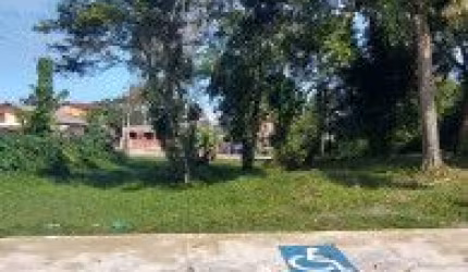 Terreno no bairro Jardim Umuarama, em Itanhaém - localizada no lado serra, em rua asfaltada.