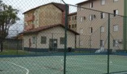 Apartamento no bairro Jardim Sabaúna, em Itanhaém - sendo lado praia, em rua calçada.