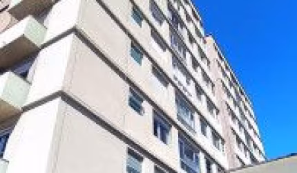 Apartamento no bairro Praia dos Sonhos, em Itanhaém - sendo lado praia, em rua calçada.