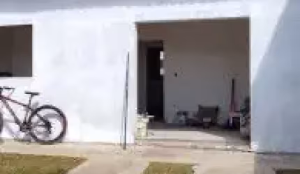 Casa no bairro Jardim Regina, em Itanhaém - ficando lado praia, em rua calçada.